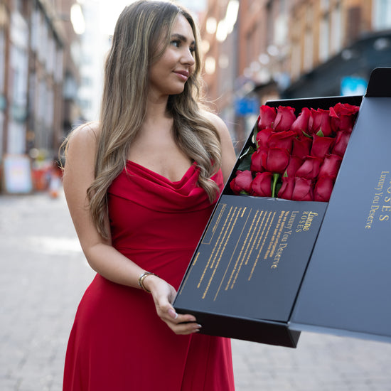 Exclusive Fresh Roses UK | Luxury Red Rose Box Gift